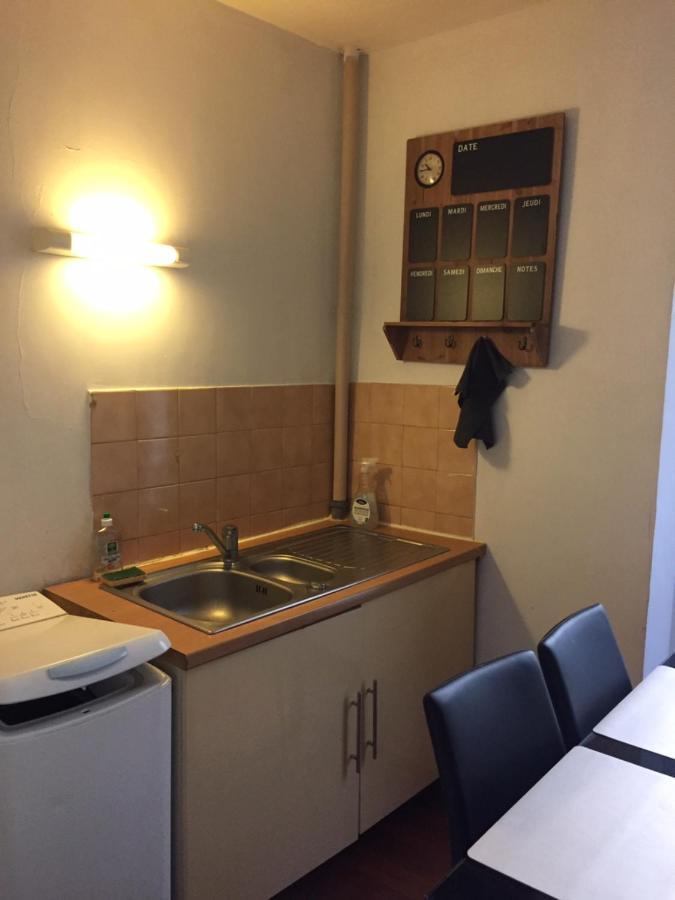 Victor Hugo Confort Et Sa Pizza Offerte Aurillac Buitenkant foto