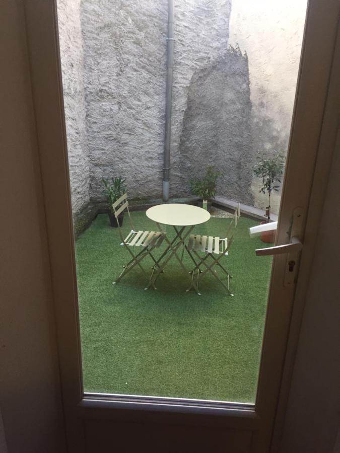Victor Hugo Confort Et Sa Pizza Offerte Aurillac Buitenkant foto