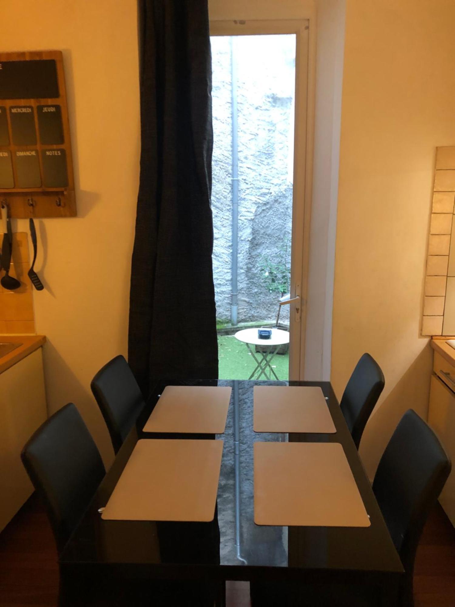 Victor Hugo Confort Et Sa Pizza Offerte Aurillac Buitenkant foto