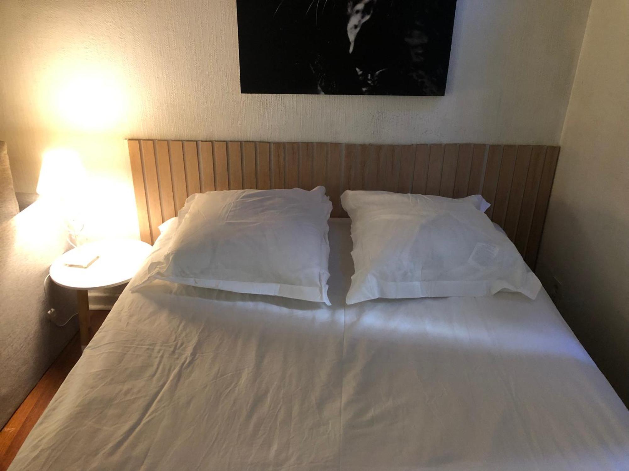 Victor Hugo Confort Et Sa Pizza Offerte Aurillac Buitenkant foto